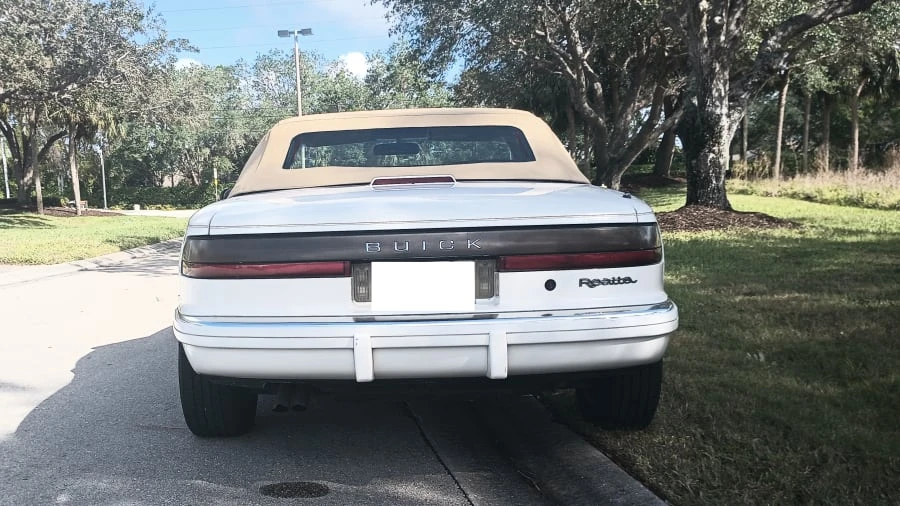 1991 Buick Reatta - Image 5 of 25