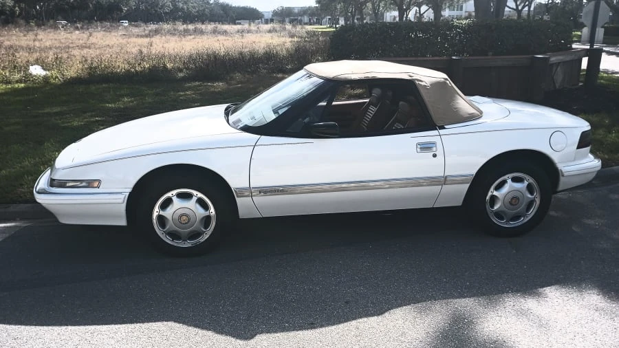 1991 Buick Reatta - Image 12 of 25