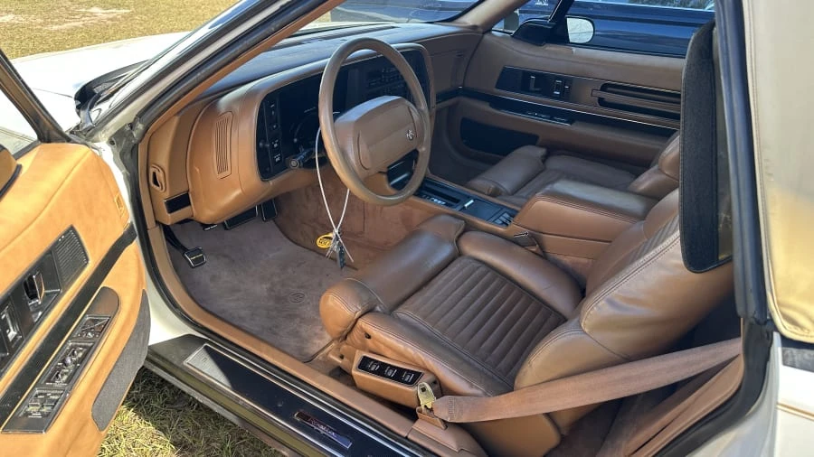 1991 Buick Reatta - Image 21 of 25