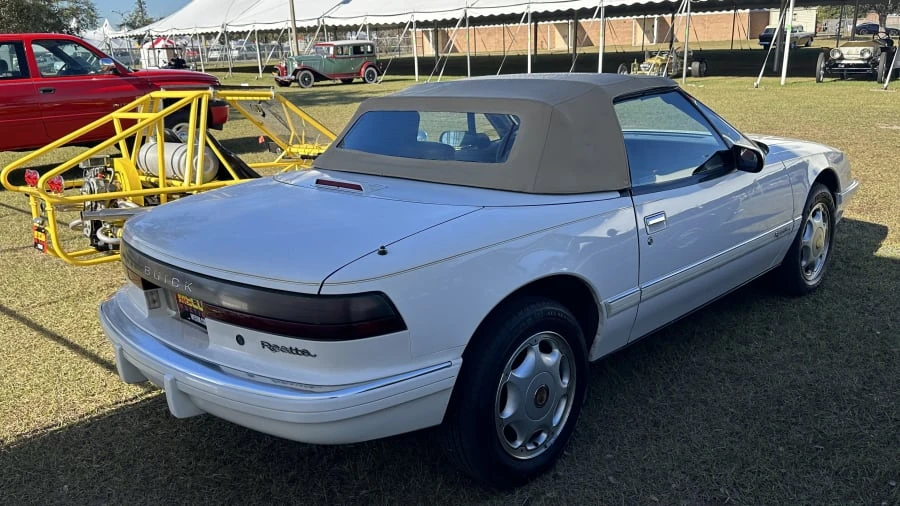 1991 Buick Reatta - Image 16 of 25