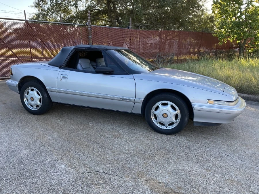1991 Buick Reatta - Image 7 of 13