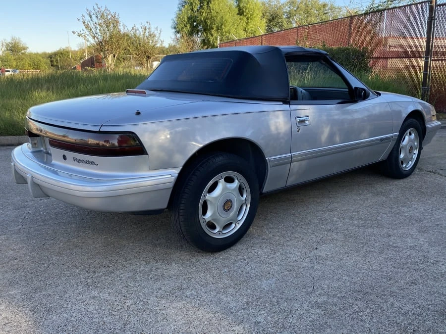 1991 Buick Reatta - Image 8 of 13