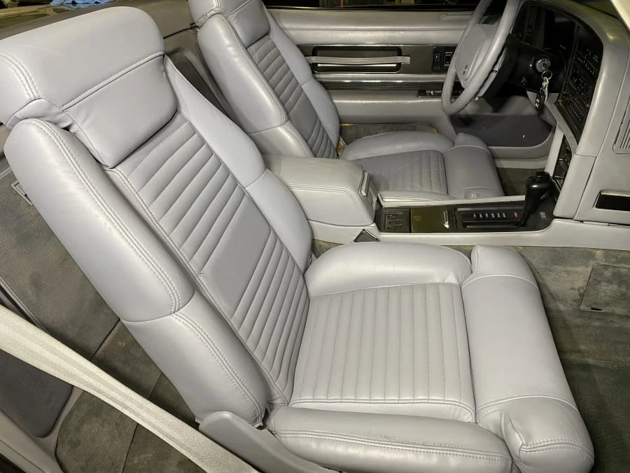 1991 Buick Reatta - Image 5 of 13