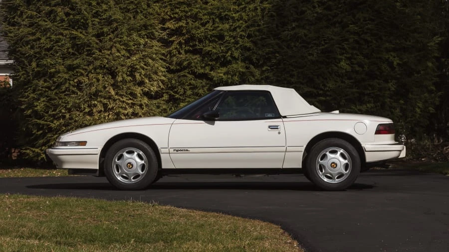 1991 Buick Reatta - Image 2 of 26
