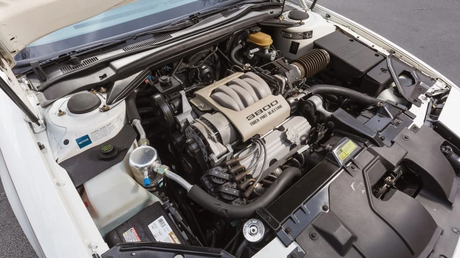 1991 Buick Reatta - Image 6 of 26