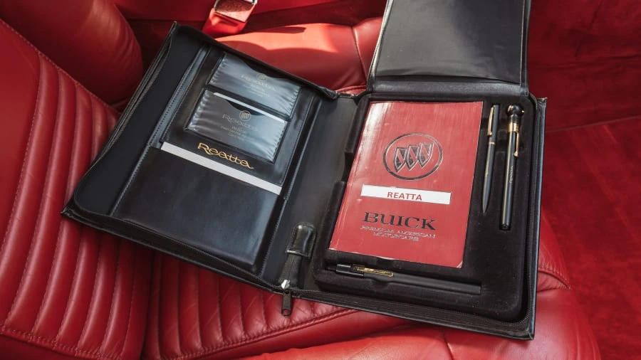1991 Buick Reatta - Image 11 of 26