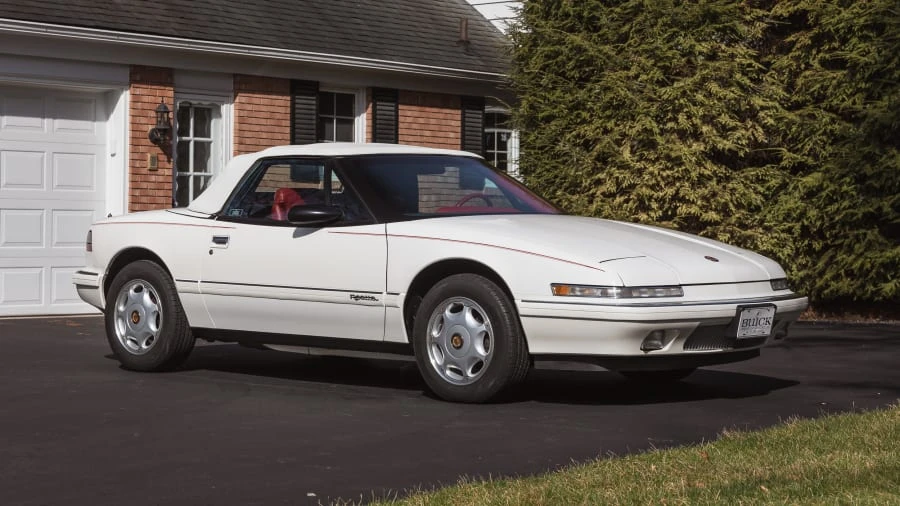 1991 Buick Reatta - Image 12 of 26
