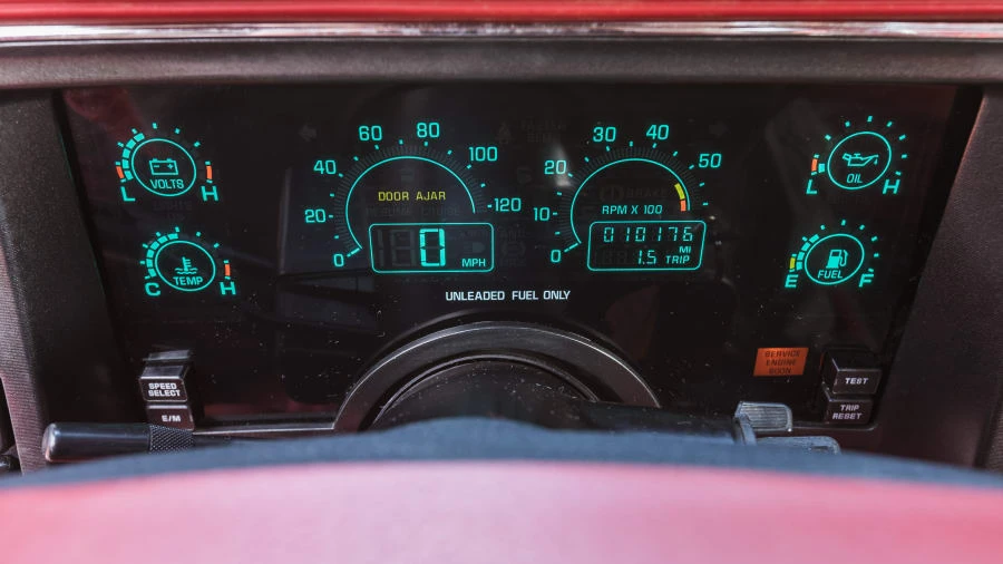 1991 Buick Reatta - Image 23 of 26