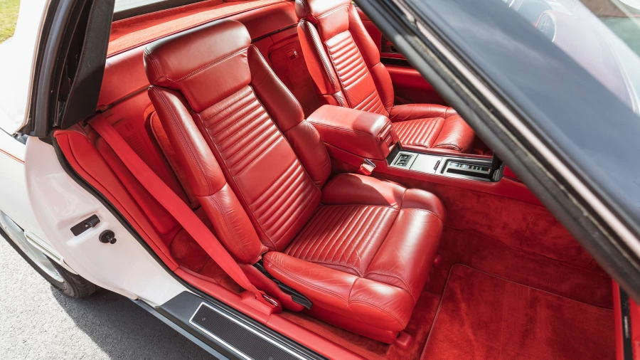 1991 Buick Reatta - Image 24 of 26