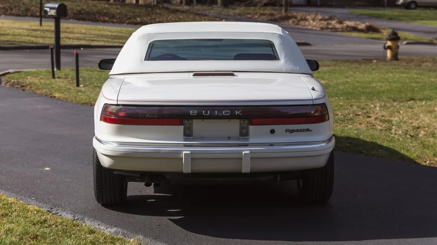 1991 Buick Reatta - Image 26 of 26