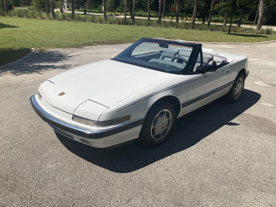 1991 Buick Reatta - Image 7 of 31