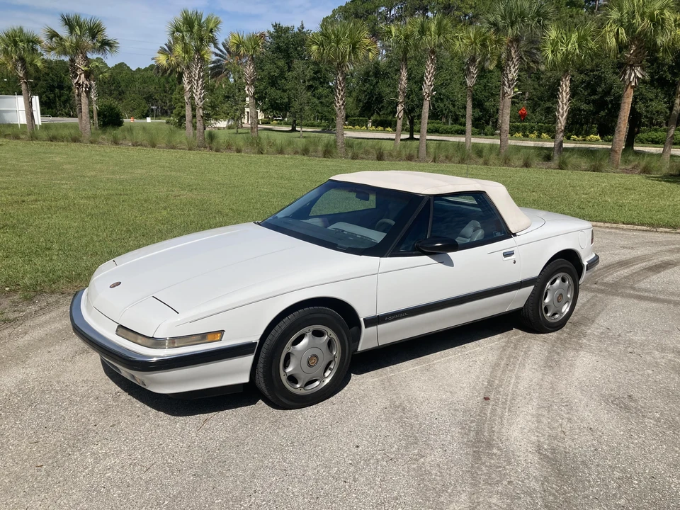 1991 Buick Reatta - Image 9 of 31