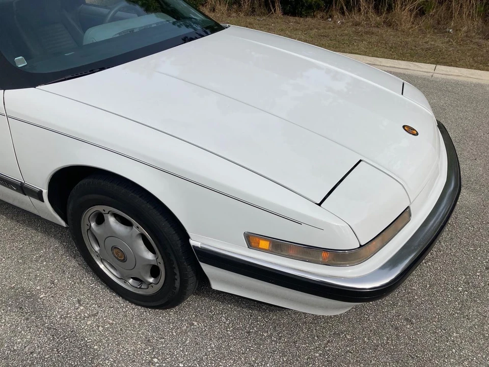 1991 Buick Reatta - Image 28 of 31