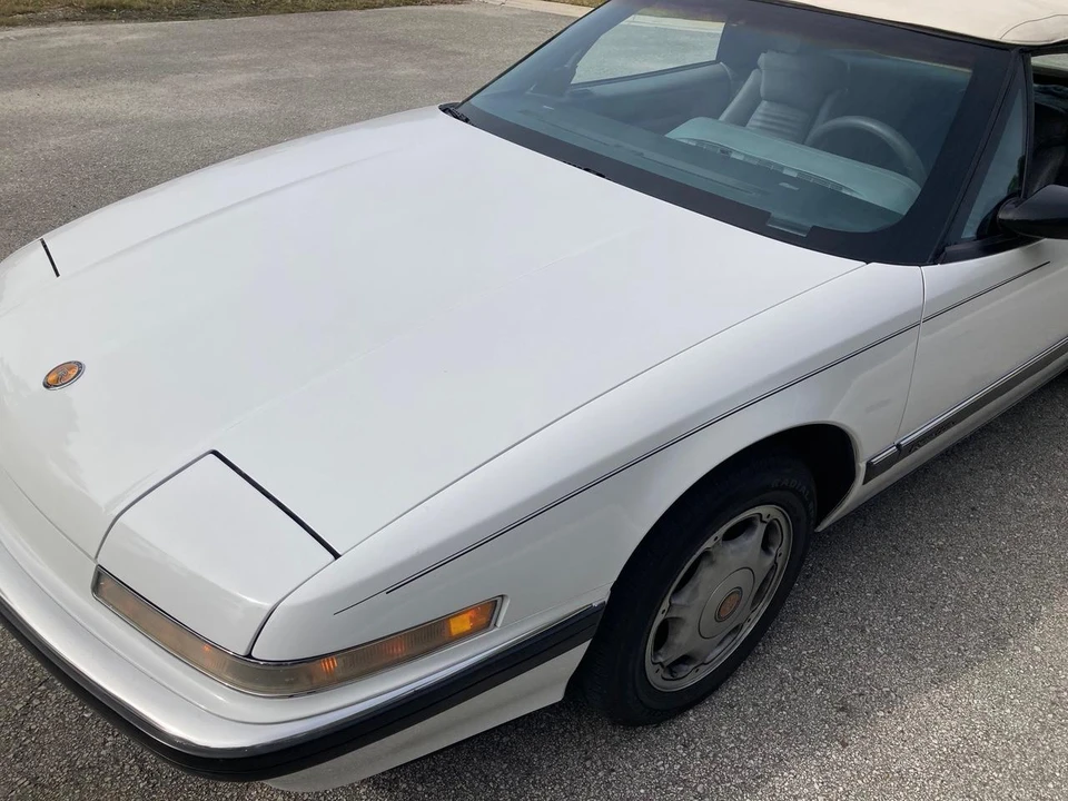 1991 Buick Reatta - Image 19 of 31
