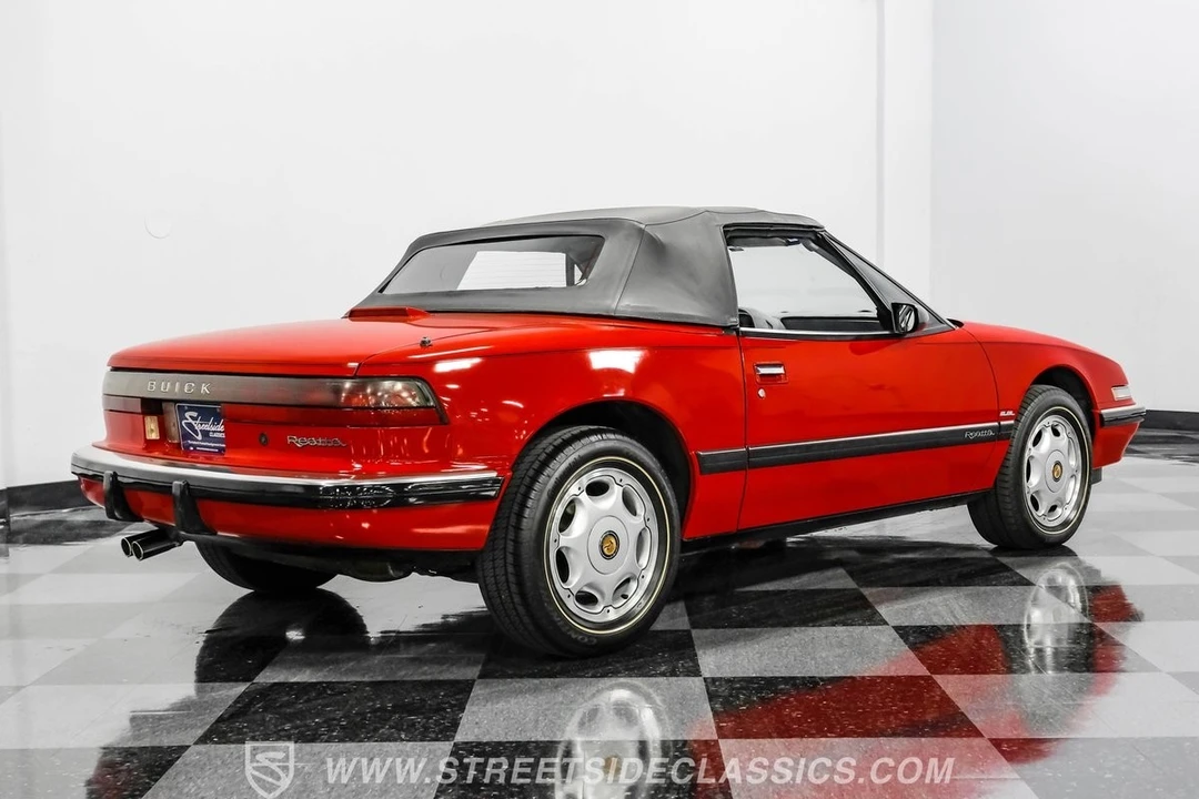 1991 Buick Reatta - Image 11 of 12