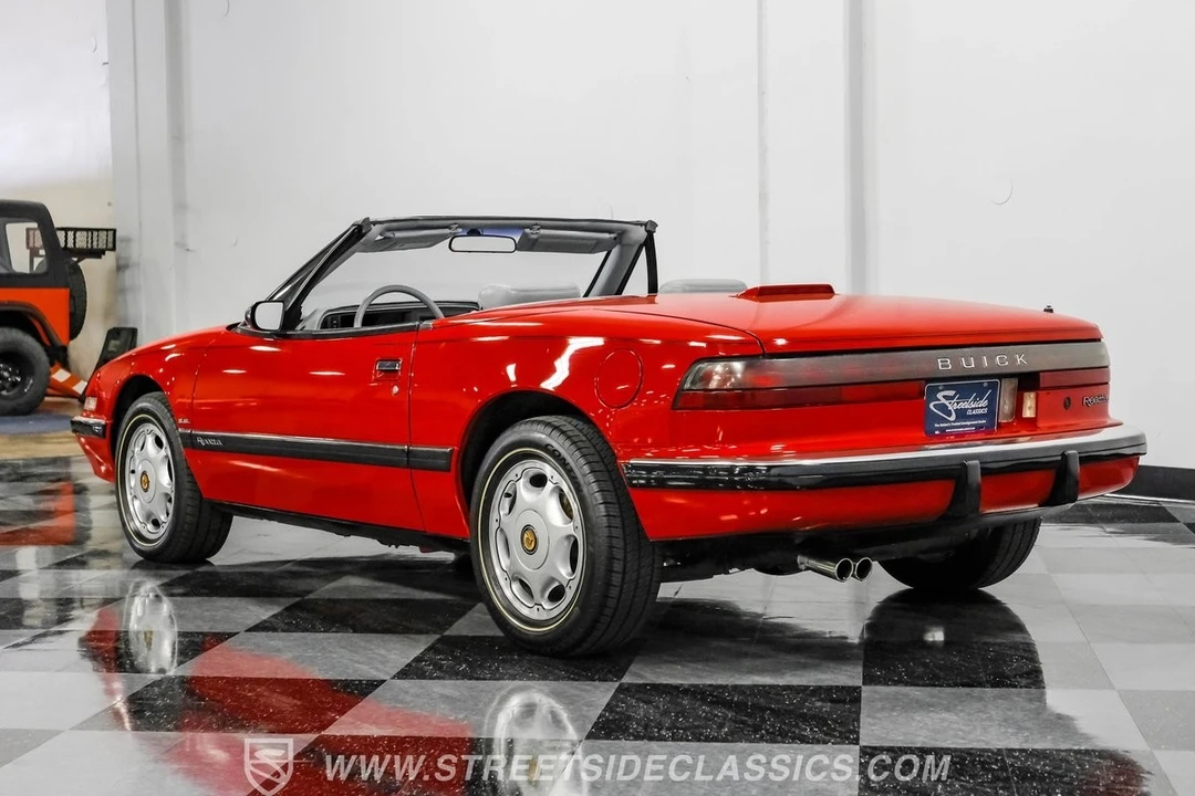 1991 Buick Reatta - Image 9 of 12