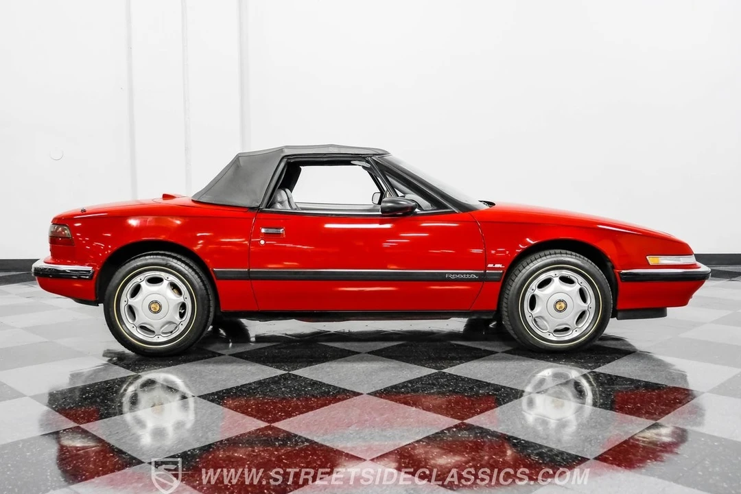 1991 Buick Reatta - Image 13 of 21