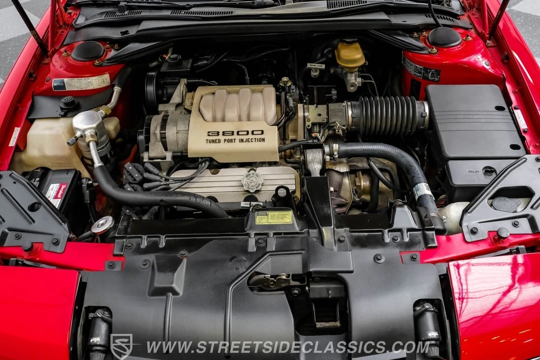 1991 Buick Reatta - Image 4 of 12