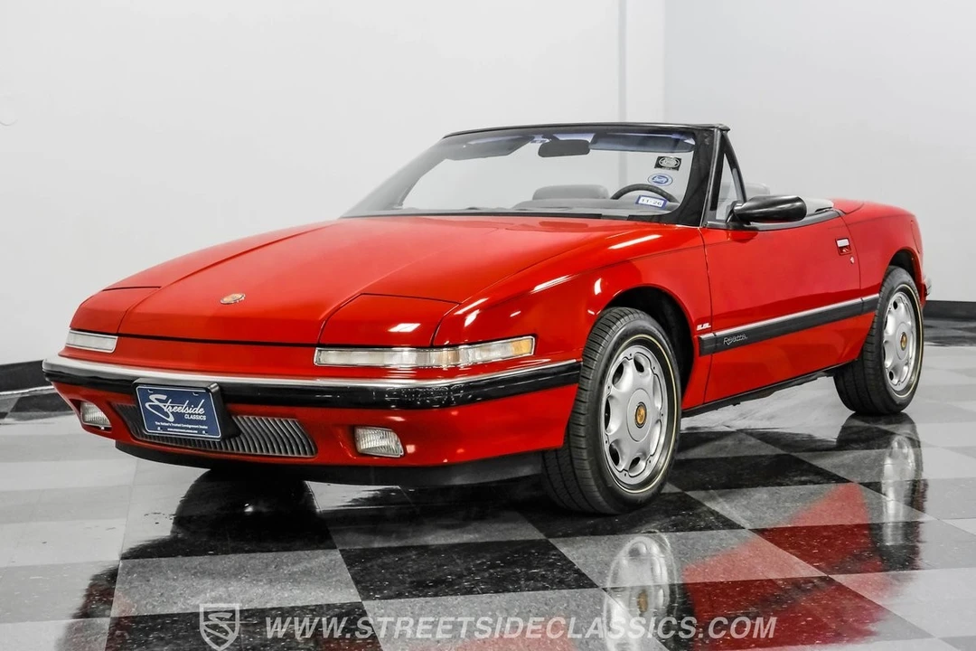 1991 Buick Reatta - Image 18 of 21