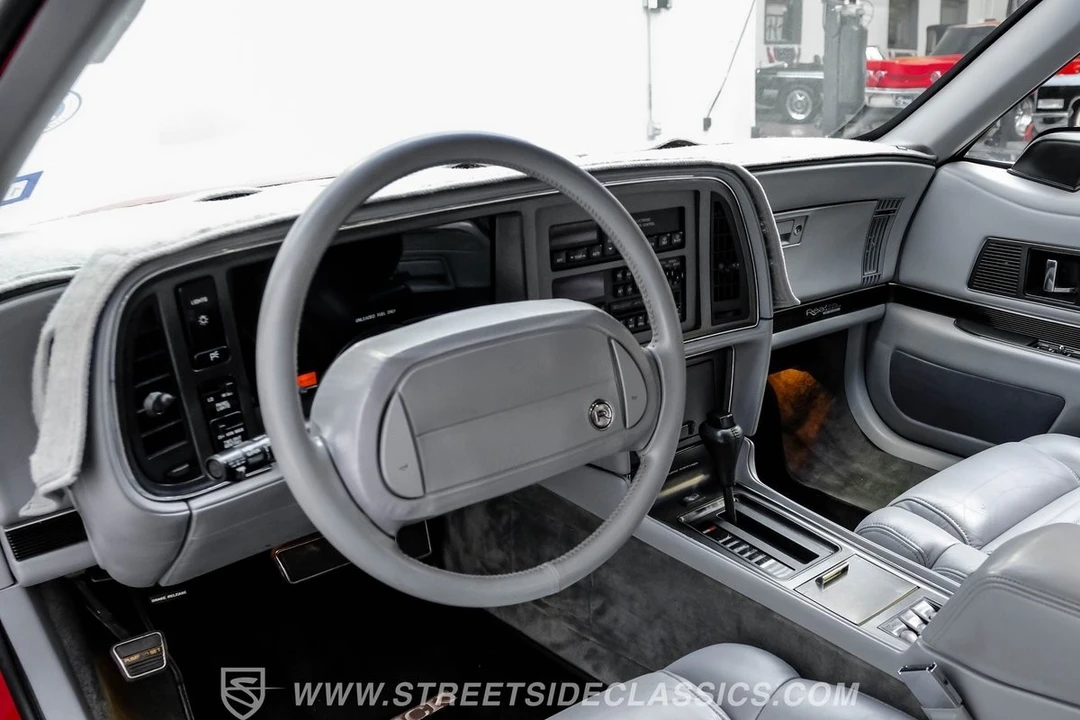 1991 Buick Reatta - Image 5 of 12