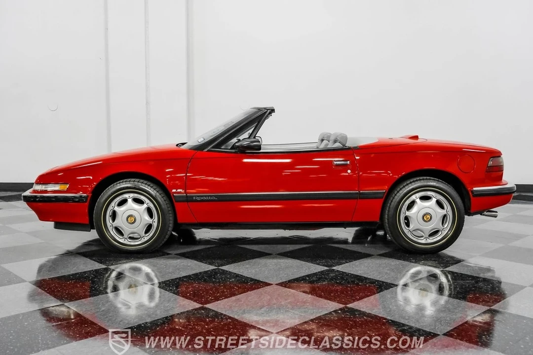 1991 Buick Reatta - Image 3 of 12