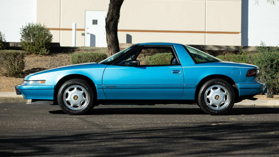 1991 Buick Reatta - Image 2 of 24