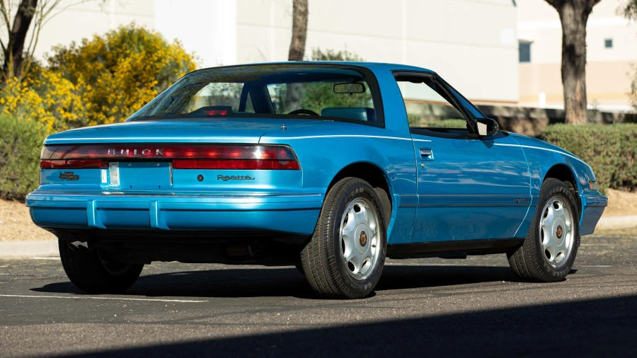 1991 Buick Reatta - Image 3 of 24