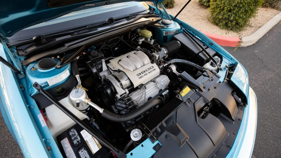 1991 Buick Reatta - Image 7 of 24