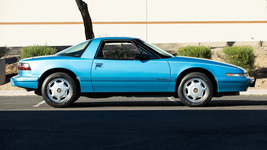 1991 Buick Reatta - Image 8 of 24