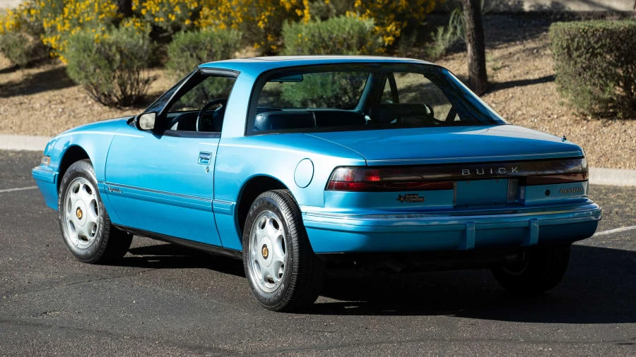 1991 Buick Reatta - Image 13 of 24