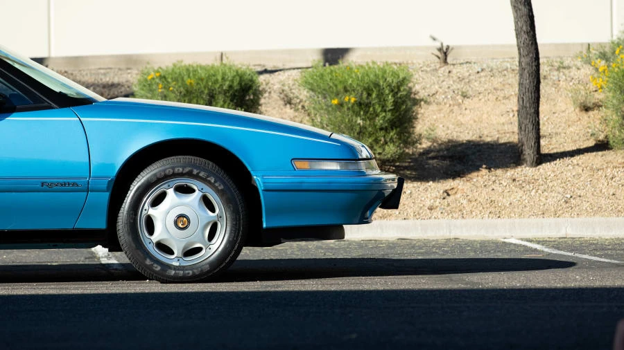 1991 Buick Reatta - Image 18 of 24