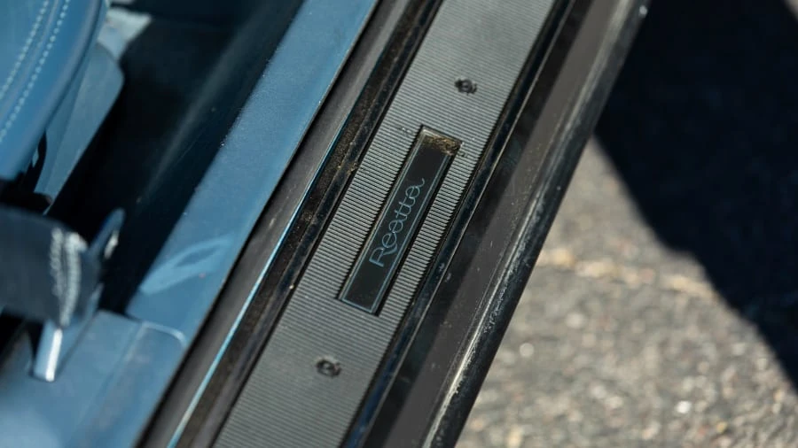 1991 Buick Reatta - Image 22 of 24