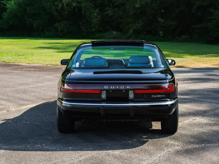 1991 Buick Reatta - Image 8 of 31