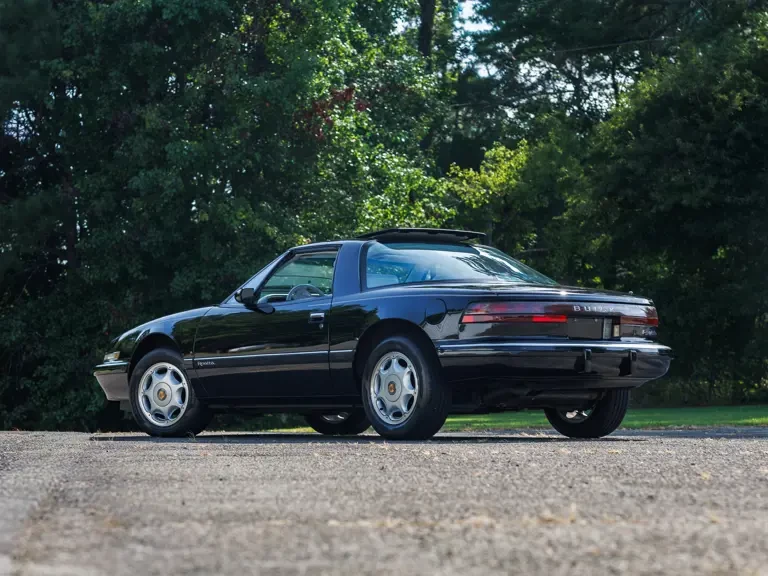 1991 Buick Reatta - Image 3 of 31