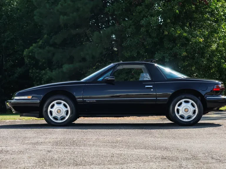 1991 Buick Reatta - Image 6 of 31