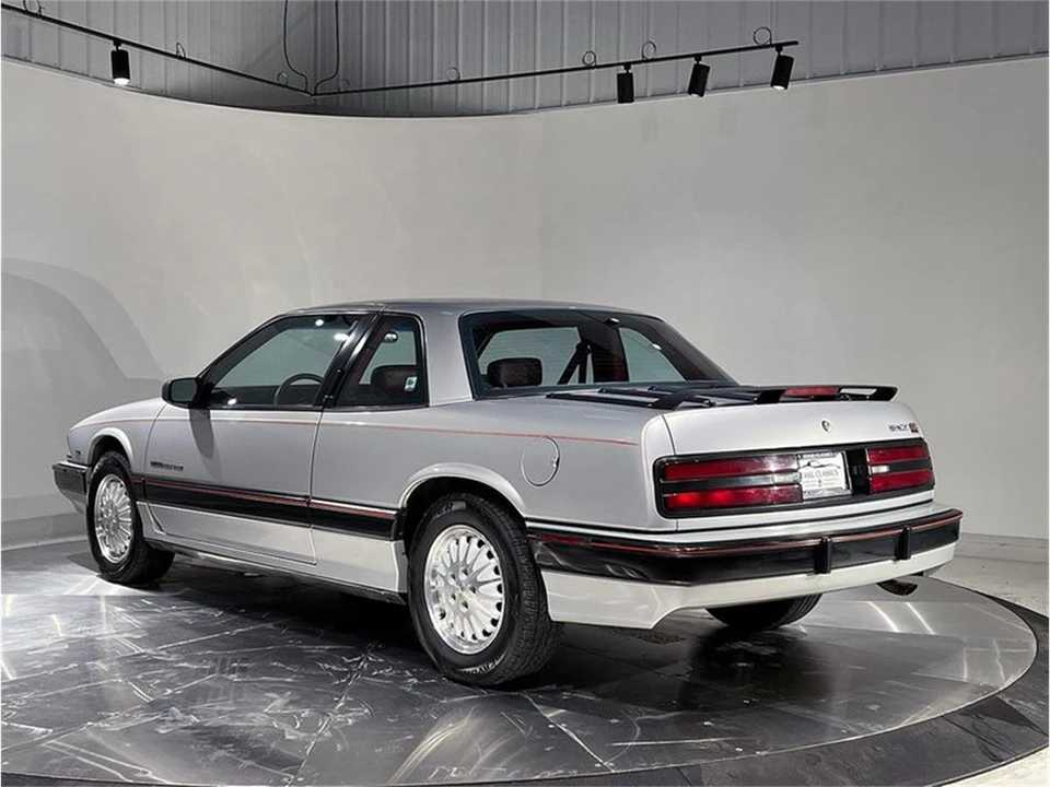 1991 Buick Regal - Image 10 of 31