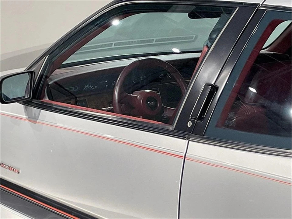1991 Buick Regal - Image 13 of 31