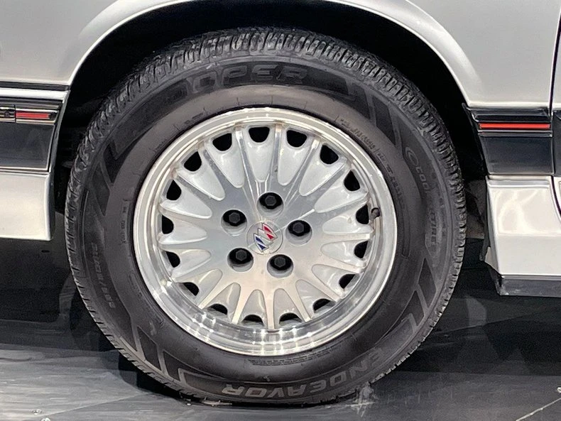 1991 Buick Regal - Image 16 of 31