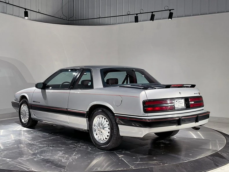 1991 Buick Regal - Image 12 of 31