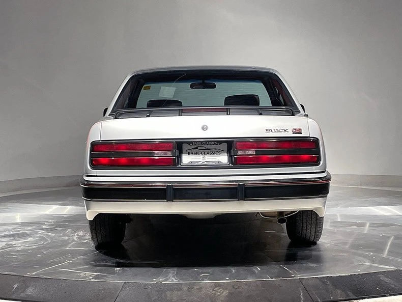 1991 Buick Regal - Image 9 of 31