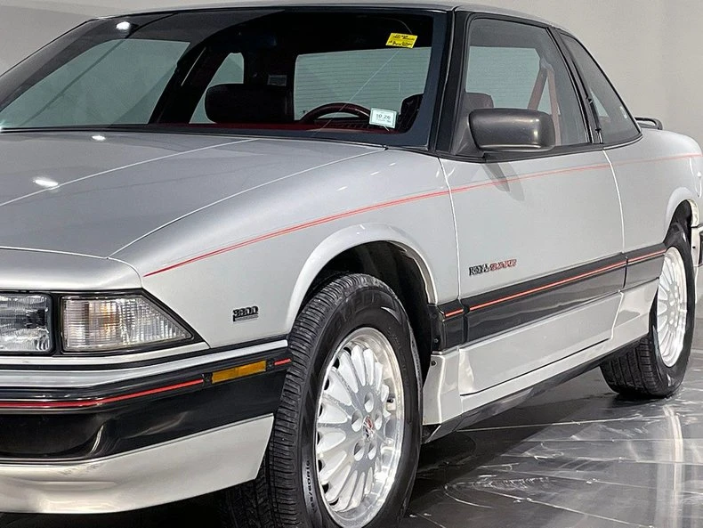 1991 Buick Regal - Image 24 of 31