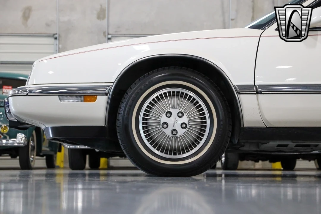 1991 Buick Riviera 4th-7th Gen - Image 5 of 21