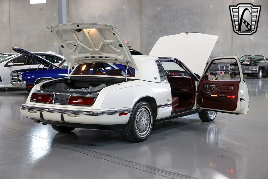 1991 Buick Riviera 4th-7th Gen - Image 13 of 21