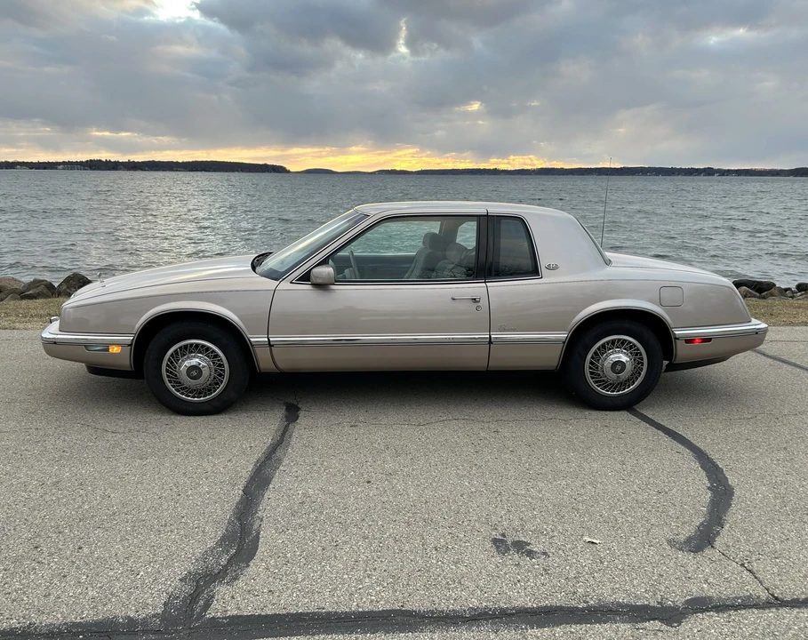 1991 Buick Riviera 4th-7th Gen - Image 5 of 31