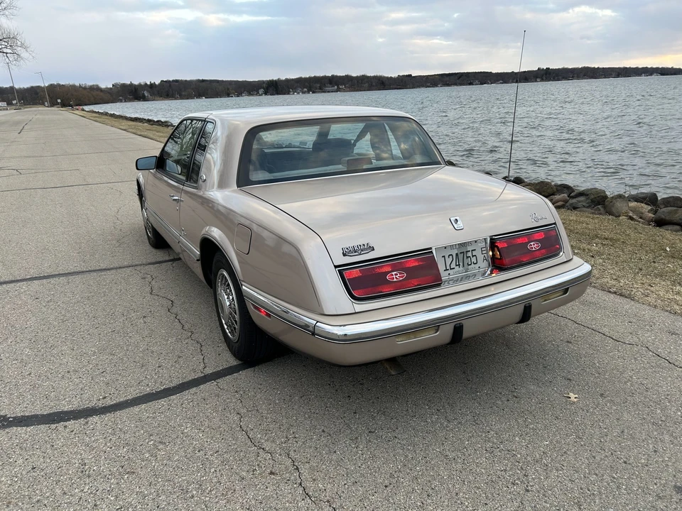 1991 Buick Riviera 4th-7th Gen - Image 6 of 31