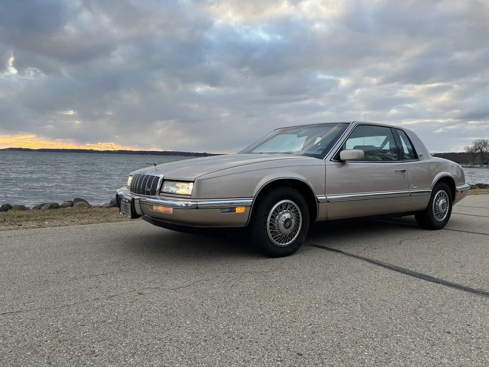 1991 Buick Riviera 4th-7th Gen - Image 3 of 31