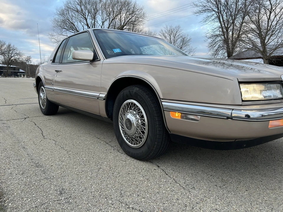 1991 Buick Riviera 4th-7th Gen - Image 16 of 31