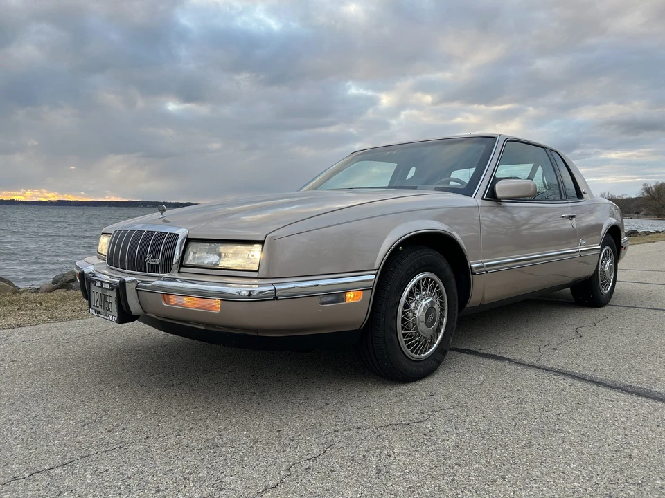1991 Buick Riviera 4th-7th Gen - Image 4 of 31