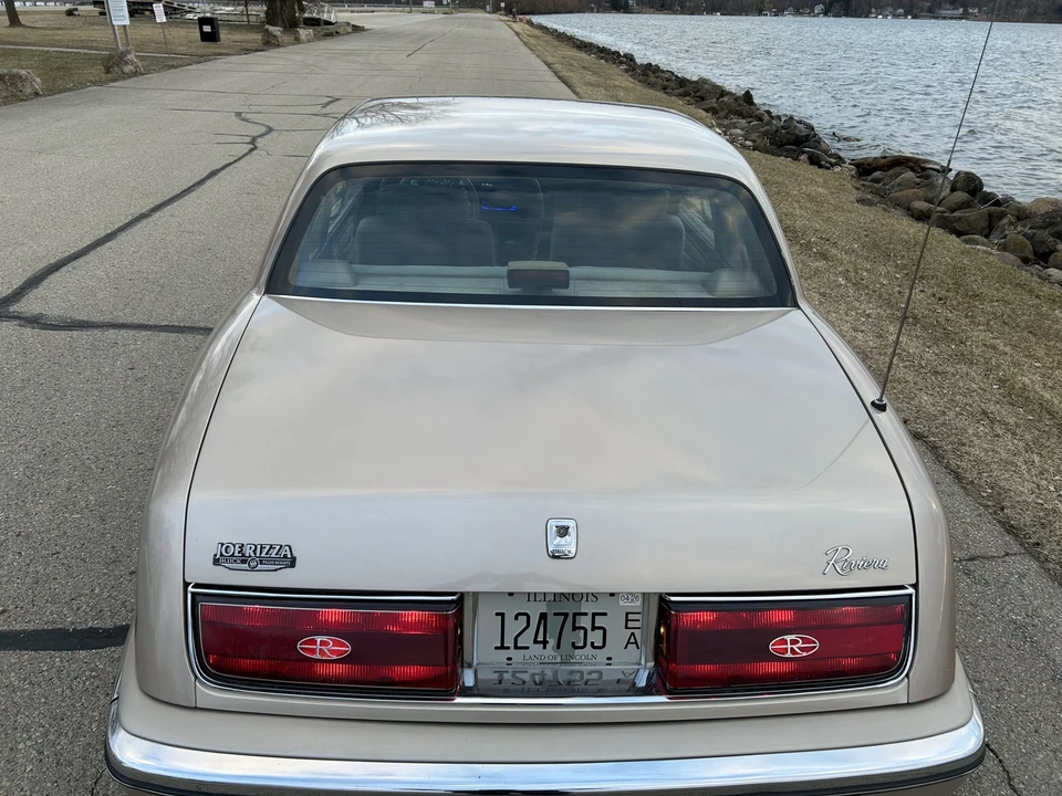 1991 Buick Riviera 4th-7th Gen - Image 21 of 31