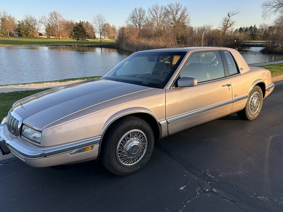 1991 Buick Riviera 4th-7th Gen - Image 10 of 31